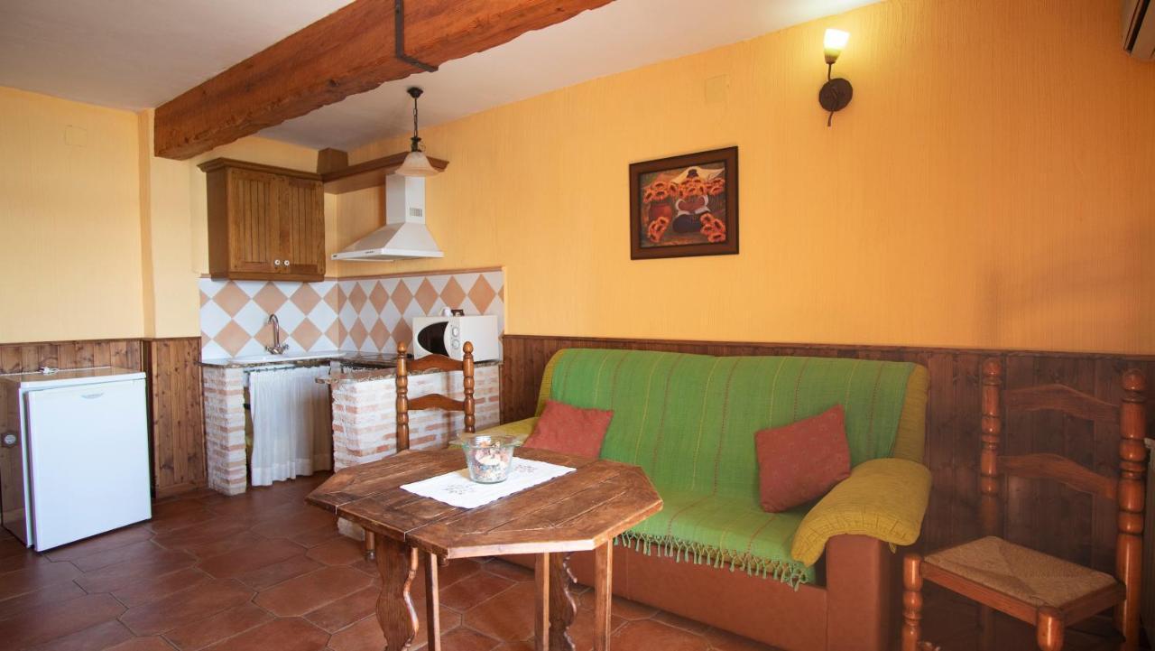 Casa Rural Santa Elena Guest House Villafranca de los Caballeros Luaran gambar